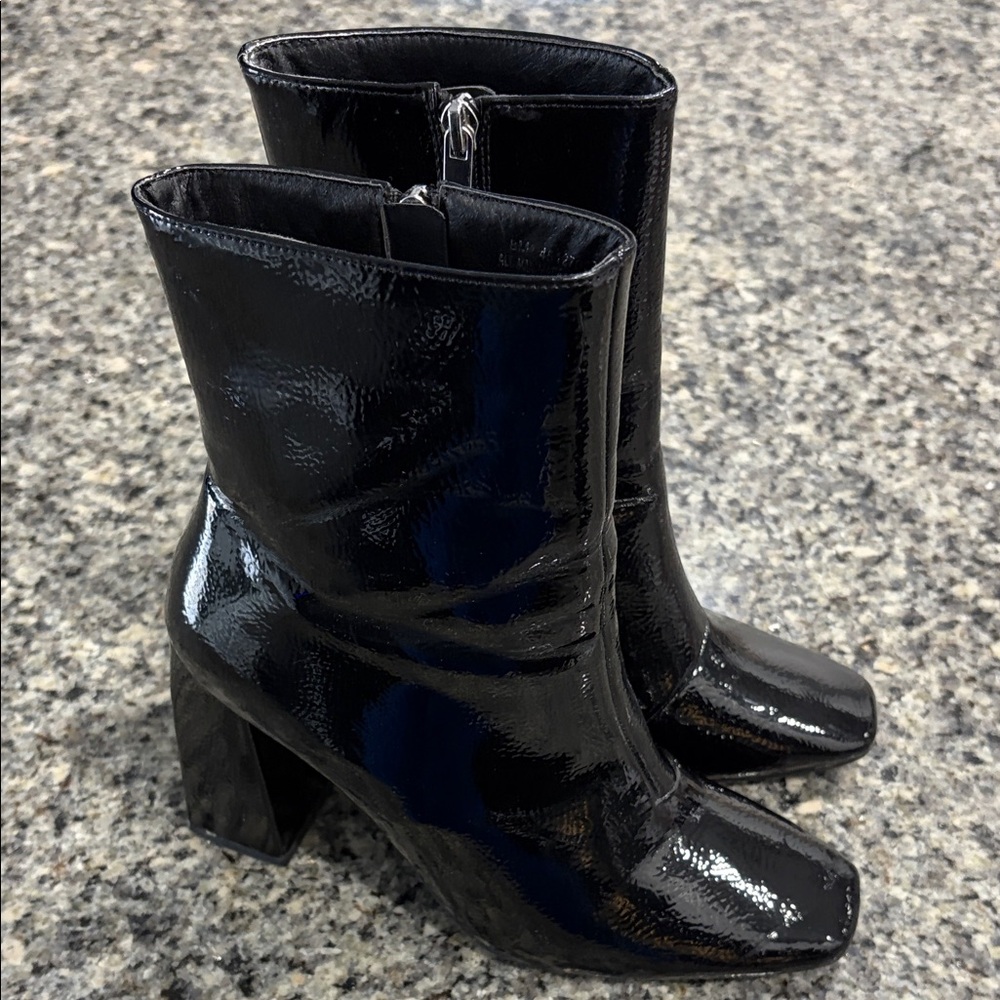 Sleek Black Patent Leather Heeled Boots - Picture 3 of 9